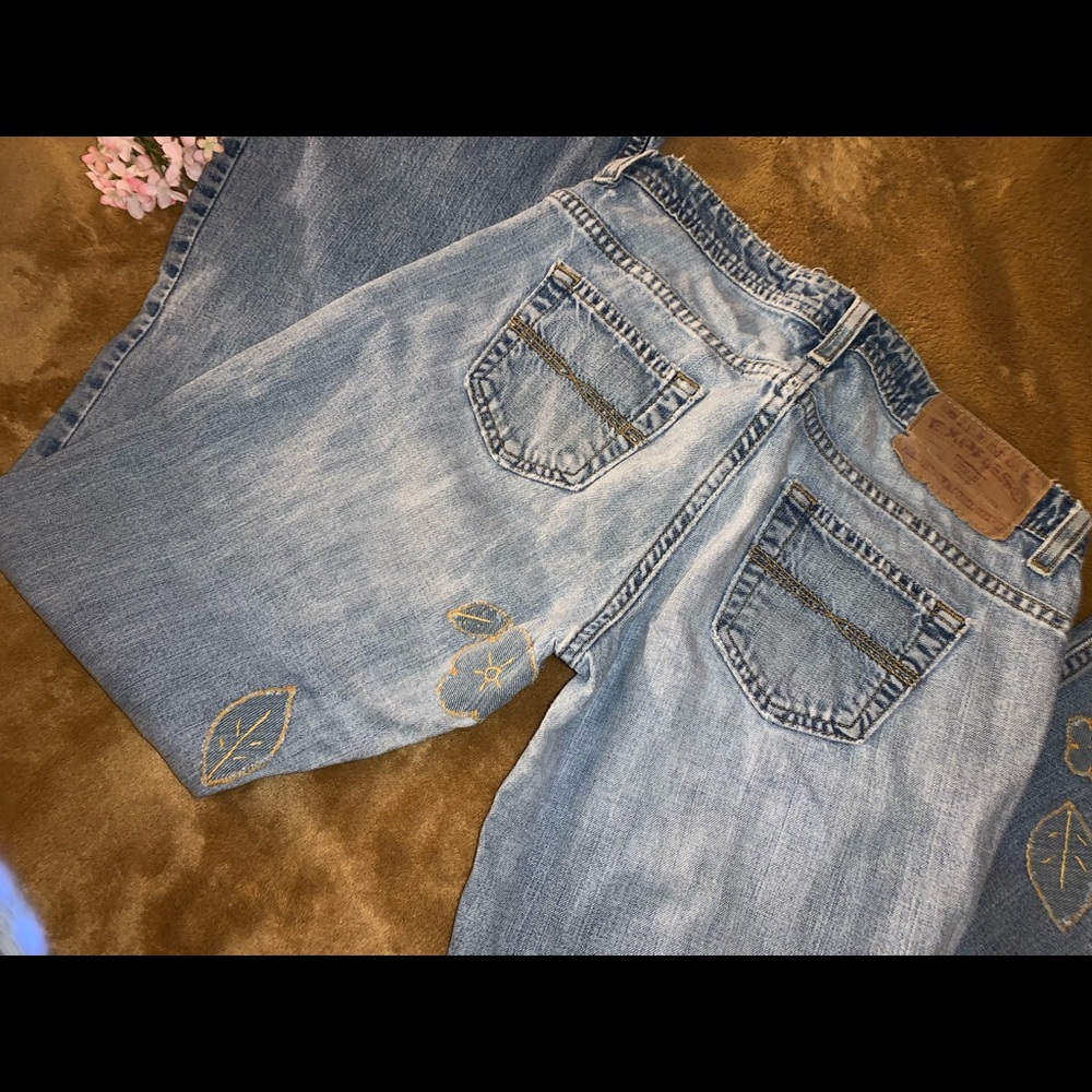 🌺Express vintage jeans with cute details